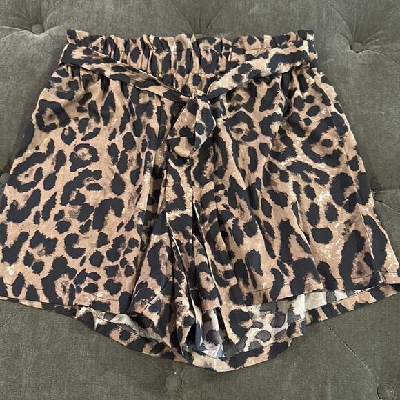 SHEIN leopard high waisted shorts size 0XL NWOT - Picture 1 of 4
